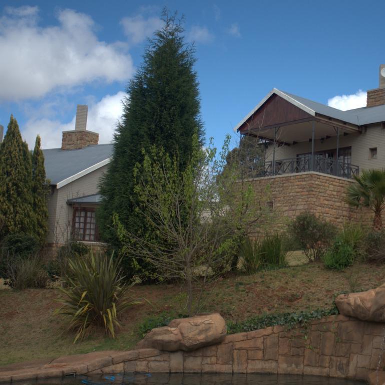 The Highlander Hotel Dullstroom Exterior foto